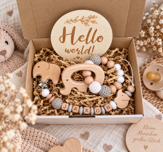 Newborn Geschenkset | Schnullerkette, Greifling & Holzschild