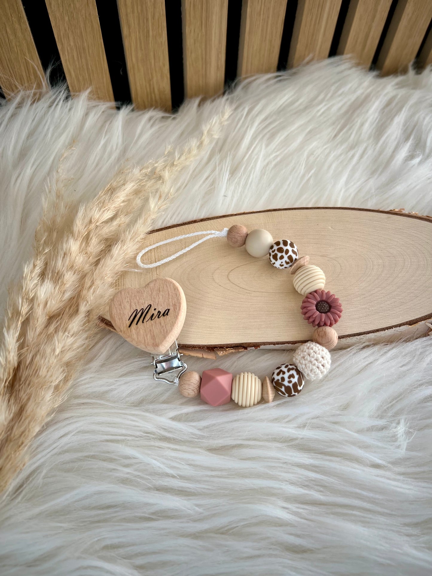 Personalisierte Schnullerkette „Mira“ | Natur • Beige • Rost • Blume & Safari