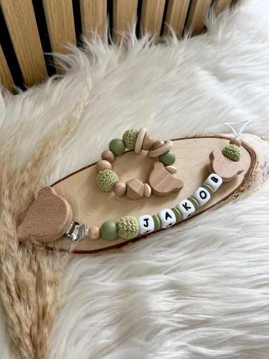 Personalisiertes Geschenkset – Schnullerkette & Greifling im Bärdesign | Handgemacht mit deinem Wunschnamen