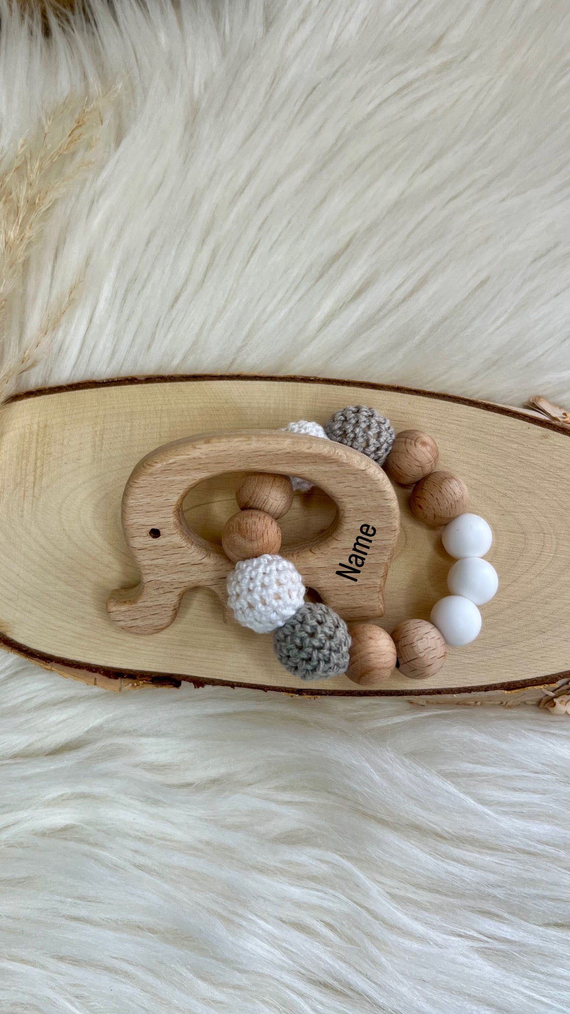 Personalisierter Holz-Greifling – mit Tiermotiv