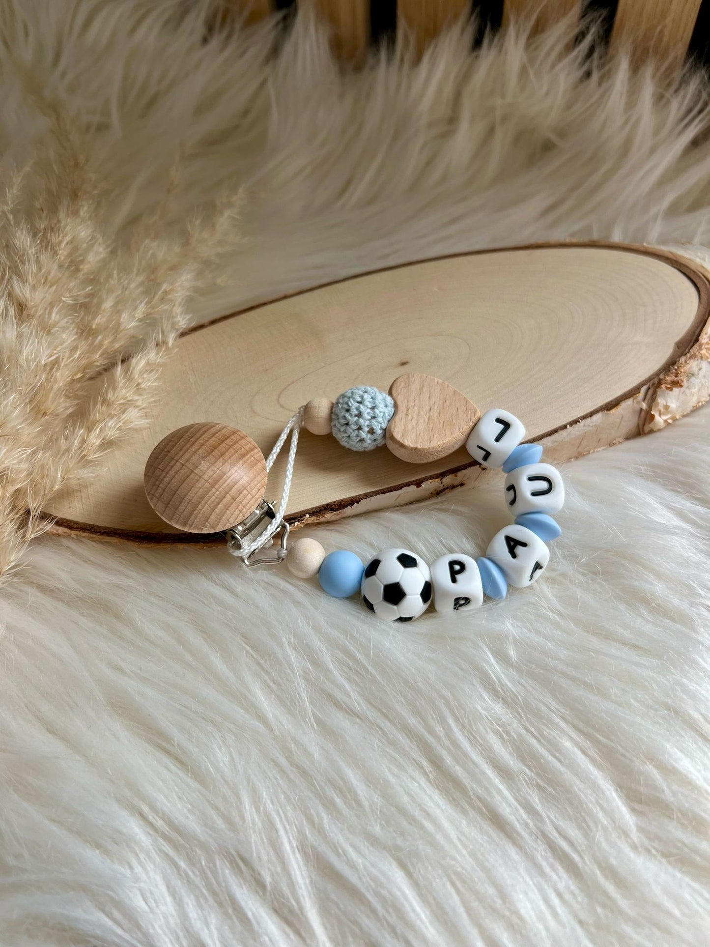 Personalisierte Schnullerkette im Fußball-Design – das perfekte Geschenk für kleine Ballfans ⚽💙