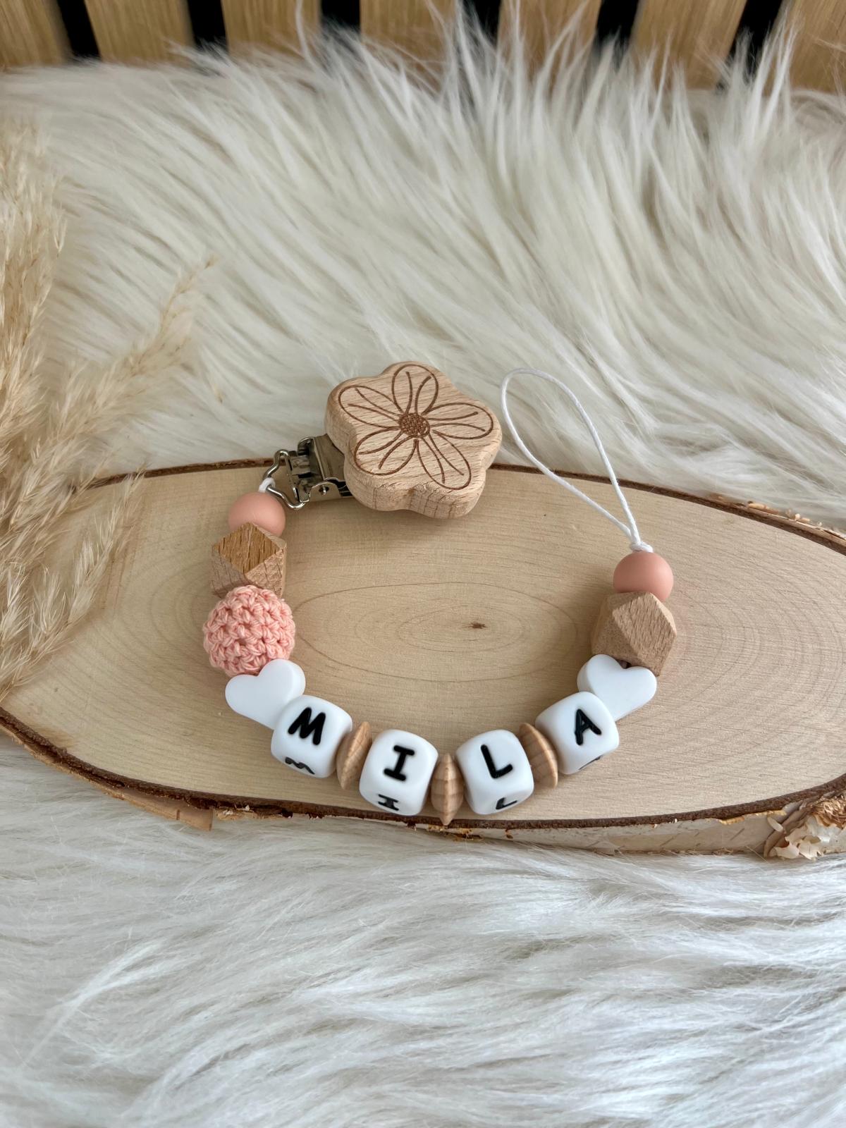 Schnullerkette Mila | Personalisierbar mit Herzen